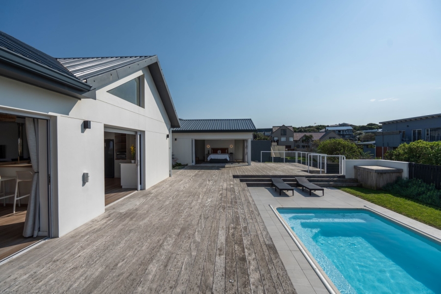 4 Bedroom Property for Sale in West Beach Eastern Cape